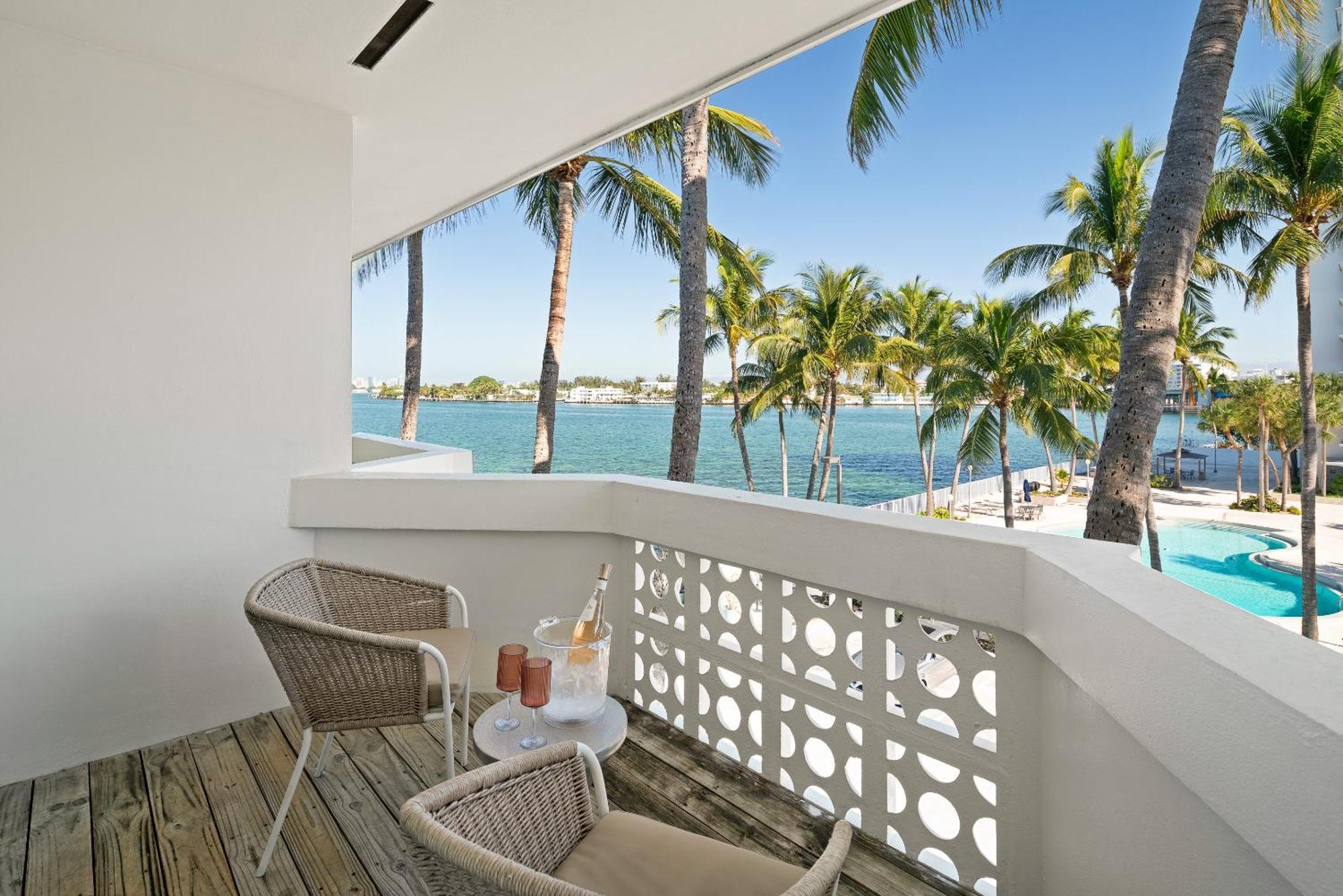 Palm Tree Club Miami Hotel North Bay Village Exterior foto